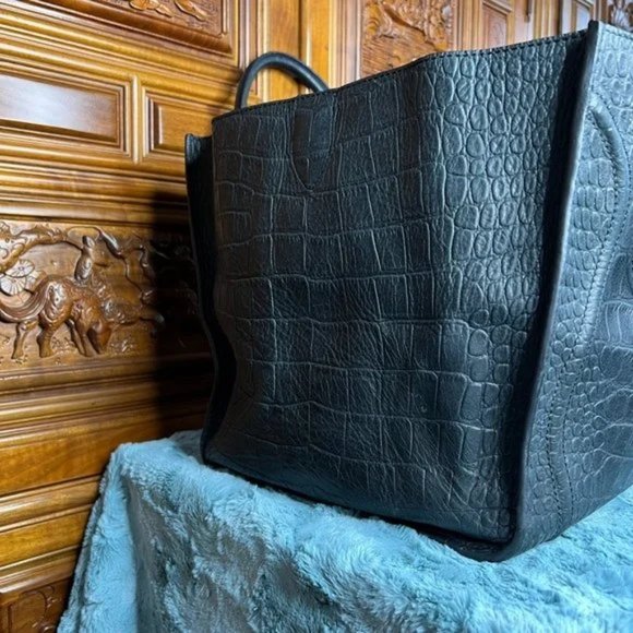 CELINE PHANTOM HANDBAG CROCODILE EMBOSSED LEATHER - Picture 10 of 15